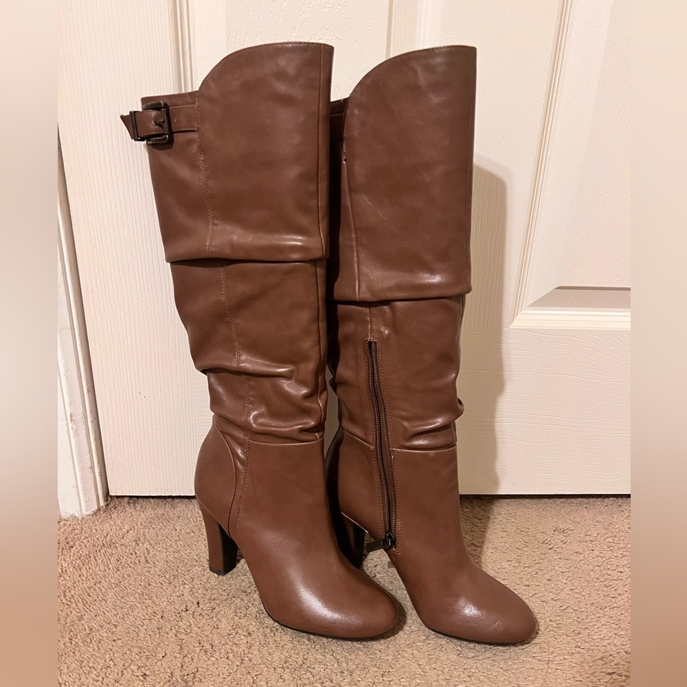 NWOT Jessica Simpson brown knee-high boots